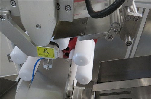 上海智能不干膠貼標機銷售價格,不干膠貼標機