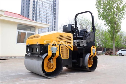 上海壓路機服務(wù)放心可靠,壓路機