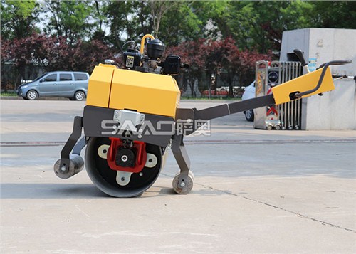 上海壓路機服務(wù)放心可靠,壓路機