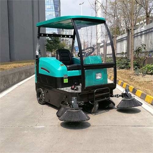 駕駛式掃地車咸寧公園駕駛式掃地車什么樣的好,駕駛式掃地車