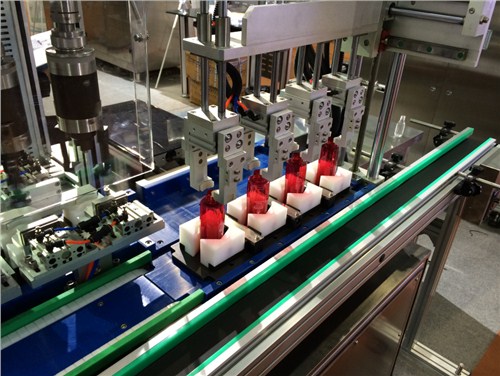 上海智能爽膚水灌裝機(jī),爽膚水灌裝機(jī)